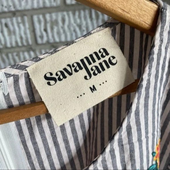 Savanna Jane Gray and White seersucker Embroidered Floral Dress - Picture 4 of 9